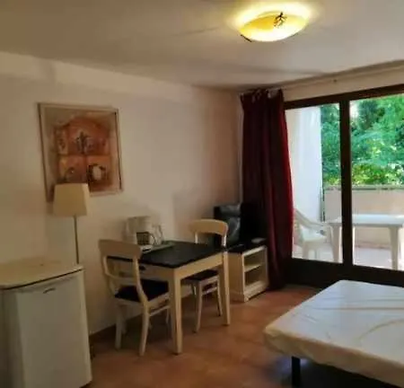 Au Coeur D'un Village De Caractere Dans De Charme Barjac (Gard)